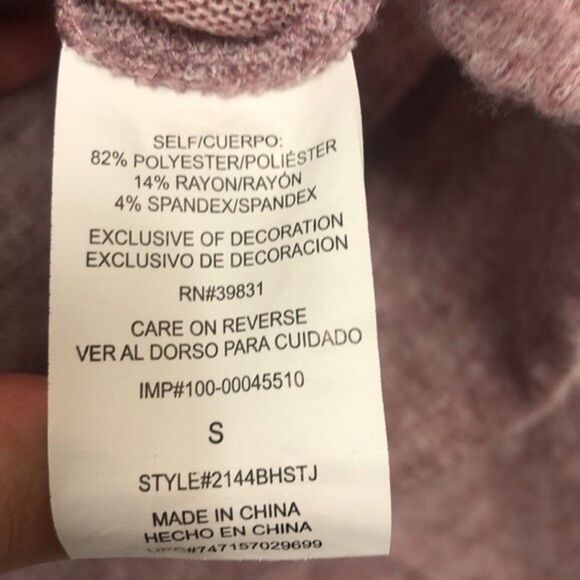 Takara Tiered Bell Sleeve Sweater Like New Small RM-B - Picture 6 of 7